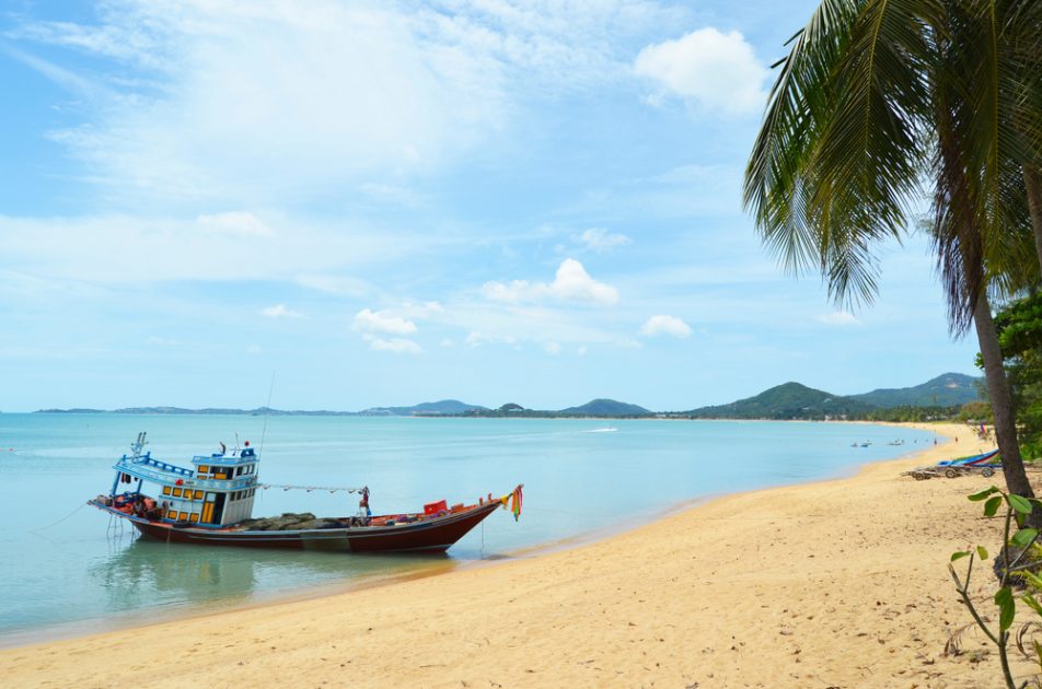 หาดแม่น้ำ (Mae Nam Beach)