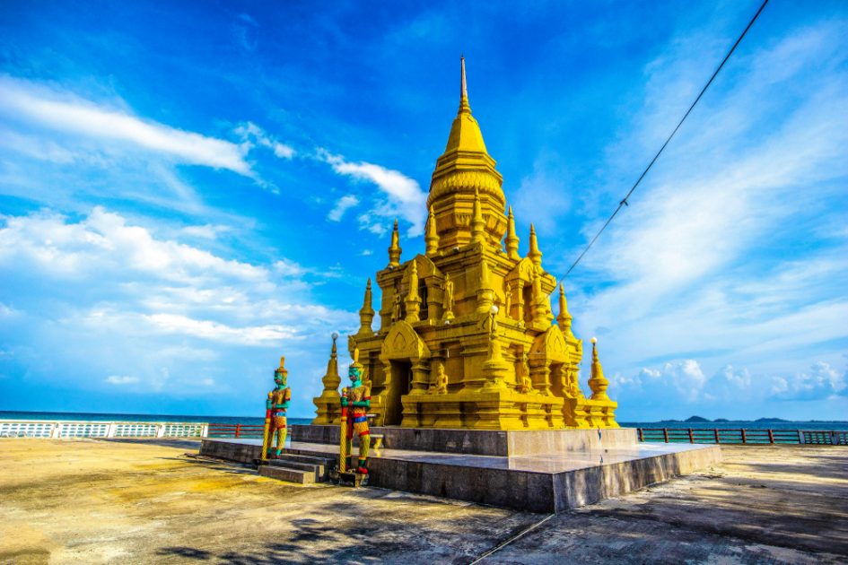 พระเจดีย์แหลมสอ (Wat Phra Chedi Laem So)